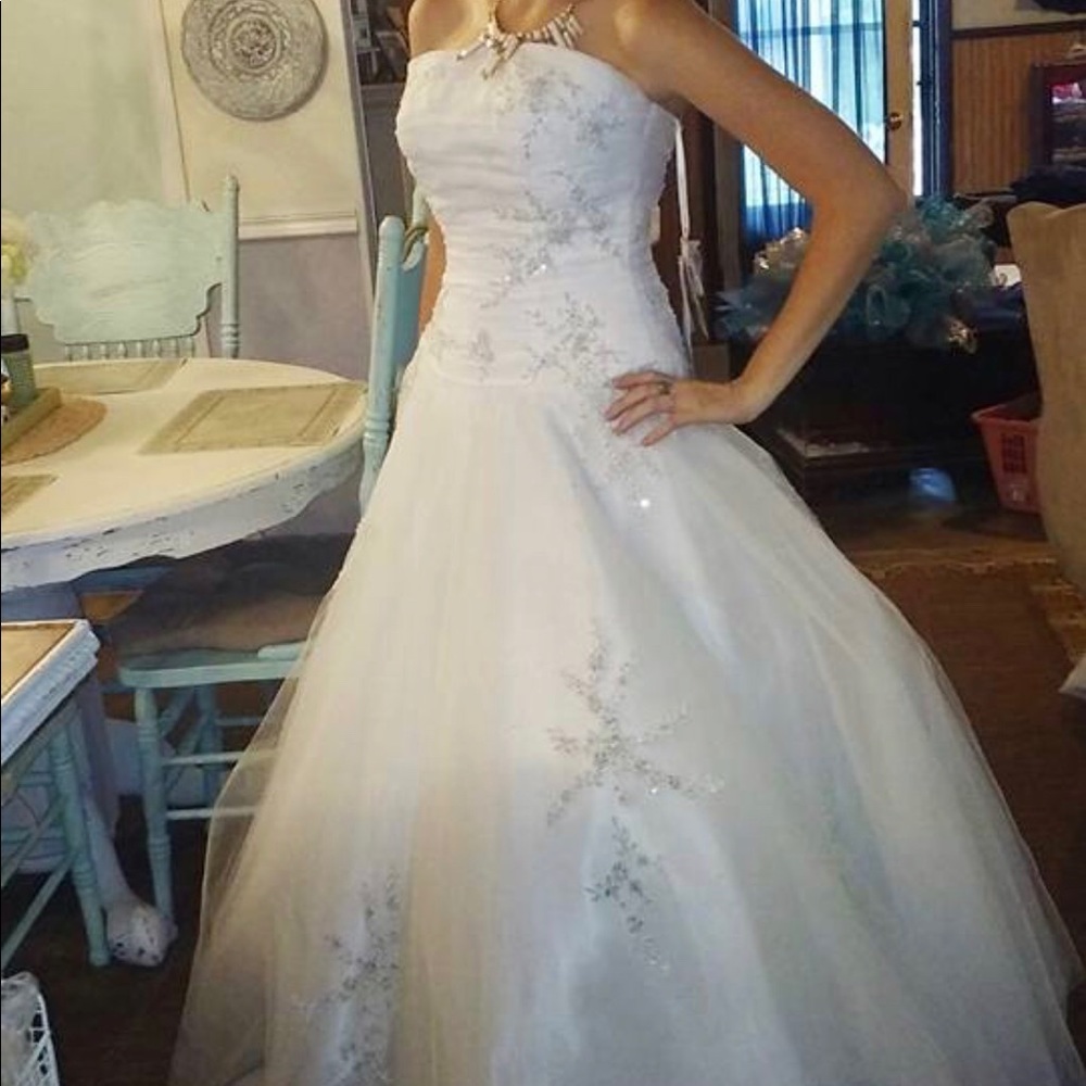 Mori Lee size 6 wedding dress